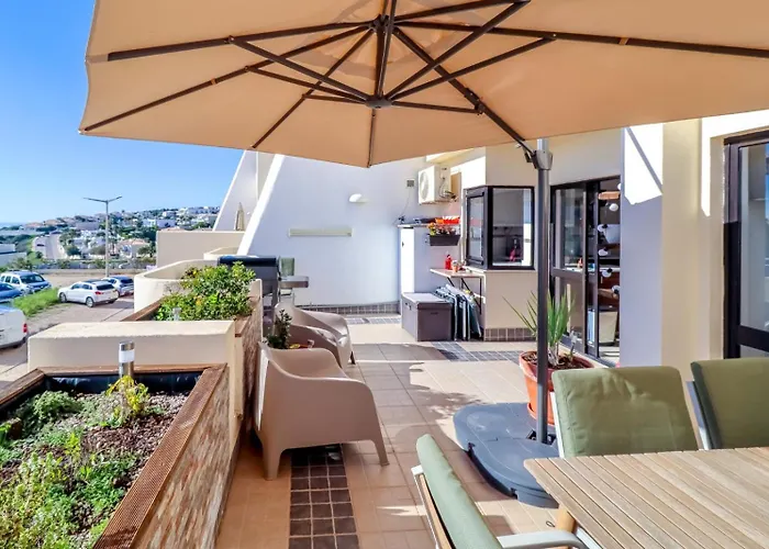 Magnolia Mar Garden & Sea * ラゴス